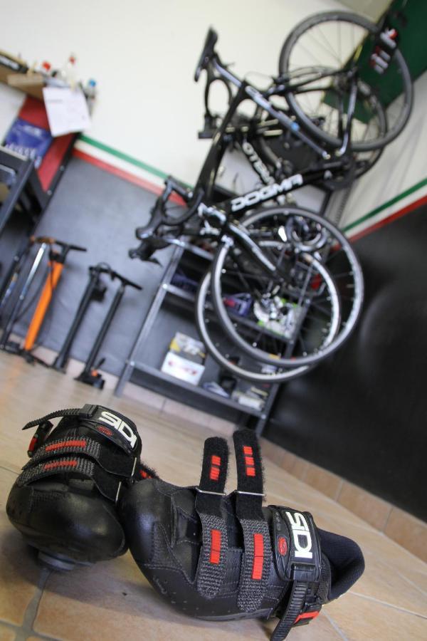 Lo Scoiattolo Piedmont Bike Hotel Pralormo Exterior photo
